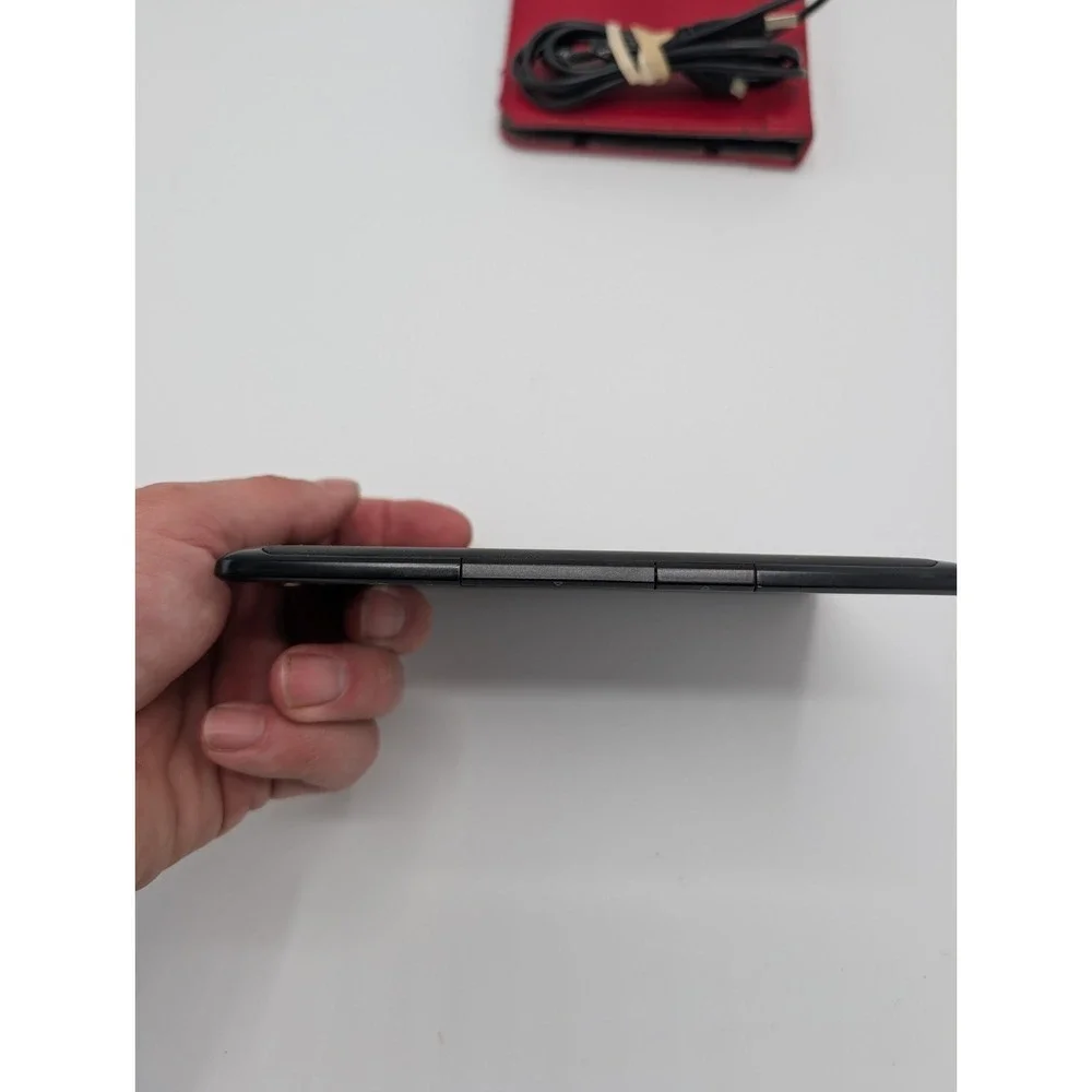 Amazon Kindle 4th Gen 2GB 6